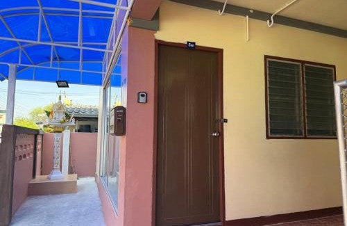 Ban Lam Rua Taek Apartamento | เทพกุญชร Budget-Friendly Room