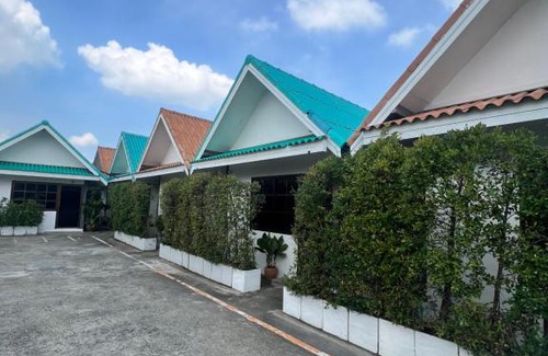 Sam Khok Chalet De Esquí | เรือนมาลี รีสอร์ท