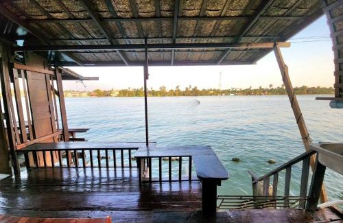 Suan Luang Casa | เรือนรอยน้ำ บ้านกามเทพ โฮมสเตย์ อัมพวา