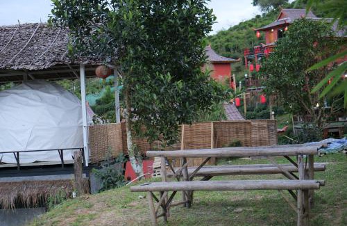 Mok Cham Pae Otro | เห็ดเหลือง แคมป์โซนเต็นท์โดมDome tents Camping Zone Hedreung Rakthai camping