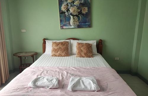 Bang Khu Rat Hotel | โรงแรมรักบัว