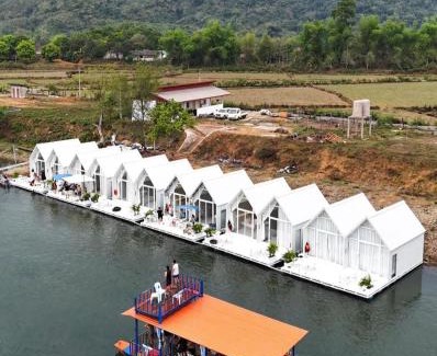 Louangphabang Alquiler De Eote | ຈອງເຮືອນແພເມືອງເຟືອງ จองที่พักเรือแพรเมืองเฟือง