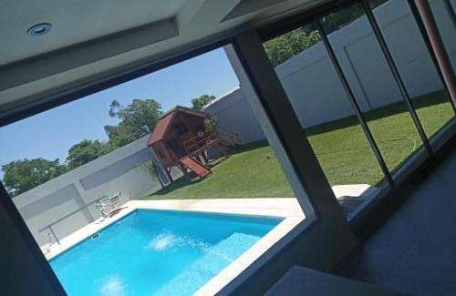 Villa Ramallo Apartamento | ვႷჿʇⴝꞁƂϨȢʇ Casa quinta con quincho y pileta, Equipada Completa, con Cochera Doble, 3Habit 2baños, para 7-8 Personas, Alquiler Temporal Ramallo- San Nicolás, WHATSAP AL ვႷჿʇⴝꞁƂϨȢʇ, CONSULTAR PARA RESERVAR EN PRIV