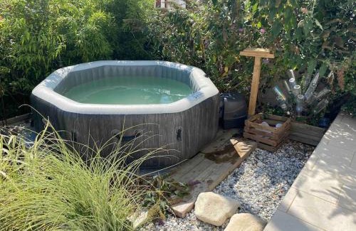 Aytre Apartamento | ღ L'Escale bleu Villa avec Jacuzzi et Baby-foot