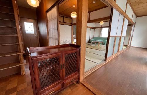 Kofu Casa | ぶどう畑に囲まれた貸切宿 バーベキュー可能 白百合醸造から徒歩すぐ"Vineyard Vista" Vacation rental BBQ permitted short walk from Winery