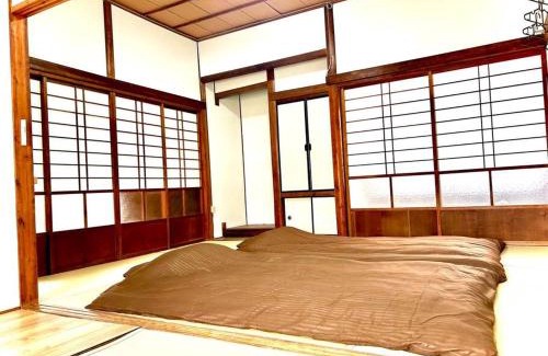 Yahatanishi Casa | ゲストハウスEn 折尾駅前邸