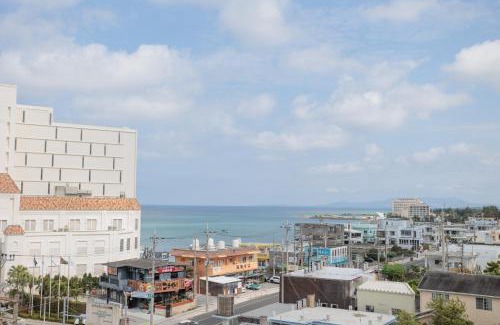 Maeganeku Apartamento | シートピア恩納村 徒歩3分でビーチへ 6名宿泊可能 空港直通バス停目前で便利