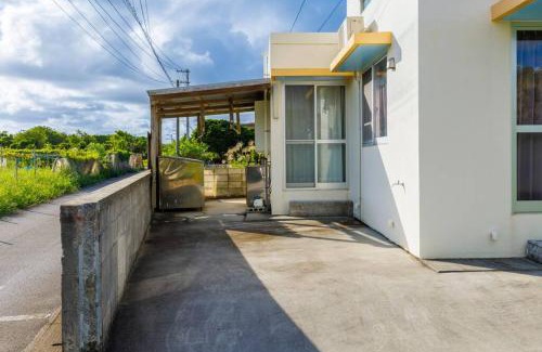 Nago Casa | ビーチまで5分 1棟貸切ホテルKanasa 最大10名まで宿泊可能 かなさ
