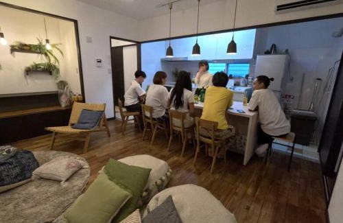 Kadena-cho Villa | モダンでナチュラルなおしゃれ空間/テラスでBBQ/10名宿泊/無料Wi-fi/無料駐車場