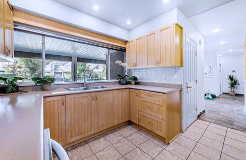 West Side Casa | 三本の木の別荘 Three-tree Villa — Your Home in Vancouver