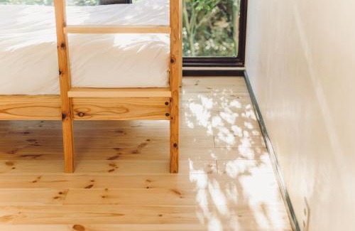 Oshima Villa | 伊豆大島の一棟貸切Retreat&StayBHOAG広いお庭でBBQ焚火okお子様歓迎8名定員