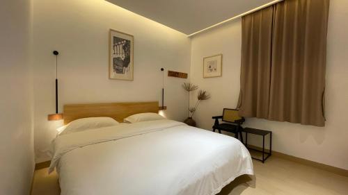 Fenghuang Casa | 凤凰古城柿子小院民宿亲子套房