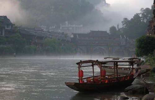 Fenghuang Casa | 凤凰古城柿子小院民宿大床房