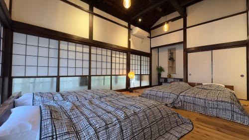 Isumi Casa | 古民家ワーケーション ふふ庵｜駅徒歩5分｜ゆる旅｜屋根在りBBQ施設｜テレワーク
