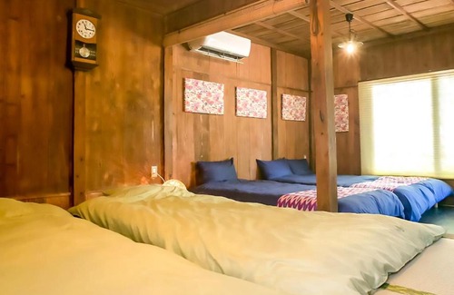 Tsuboya Hotel | 国際通りと牧志駅まで徒歩5分 庭付き素敵な古民家 わらゆんSO 松武の古民家Traditional house