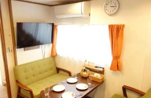 Makishi Apartamento | 大家族向け貸切宿 敷地内無料駐車場 最高のロケーション 各階独立鍵付き個室 Paradise inn牧志