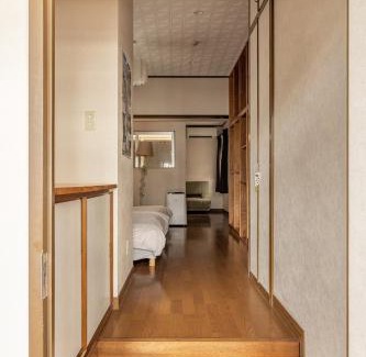 Asato Casa | 大家族旅行 広々独立した2フロア完全貸切最大15名 国際通り徒歩1分 2台駐車場無料 リラックスした雰囲気 Paradise inn 安里