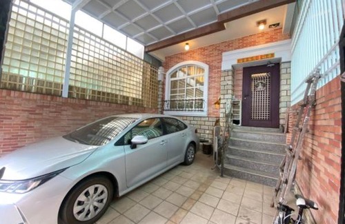 West District Villa | 天晴 包棟旅宿（近家樂福夜市）