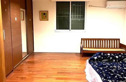 West District Villa | 天晴 包棟旅宿（近家樂福夜市）