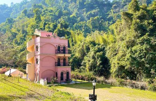 Zhuolan Cama Y Desayuno | 岩川森林民宿 Springcreek B&B