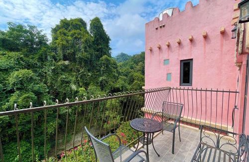 Zhuolan Cama Y Desayuno | 岩川森林民宿 Springcreek B&B