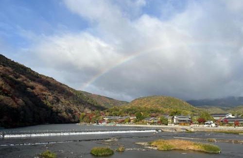 Arashiyama Apartamento | 嵐山 天龍の宿 駐車無料 一棟貸切 最大5人 Dragon Legend Arashiyama Central Private Rare Modern House Free Parking Max 5ppl