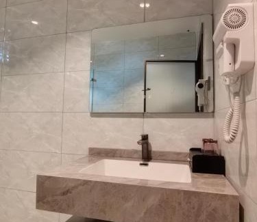 Dar es Salaam Hotel | 广东酒店 GuangDong Hotel