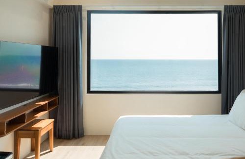 Xinyi Casa | 微笑海之夕潮弄海旅居
