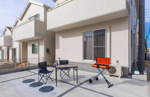 Tokeshi Villa | 敷地内でBBQができてビーチまで車で5分の好立地 最高の沖縄滞在をN. HOUSEでどうぞ