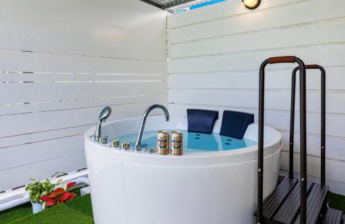 Higashionna Casa | 新規オープン サウナ BBQ ジャグジー付き 最大9名 無料駐車場4台 ビーチまで車で5分 SKY House