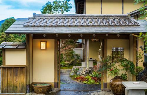 Yufuin Onsen Hotel | 旅館 はちすの糸 Ryokan HachisunoIto