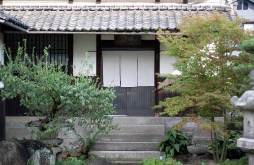 Uno Casa | 日々の宿: 宇野駅から車で5分 直島へ 最大7名様 古民家貸切 一棟貸し