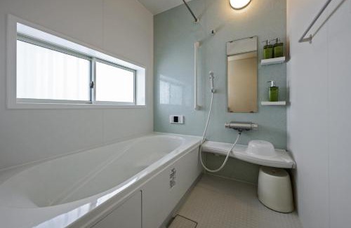 Inamine Casa | 最大12人築浅物件 南部を満喫したい方に1番のおすすめ宿 無料駐車場3台 サウスウィンドハウス