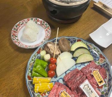 Ono Casa | 朝食夕食付きで最高ランクの飛騨牛希少部位と地元野菜の炭火焼きを堪能できる宿ゲストハウスつぐや