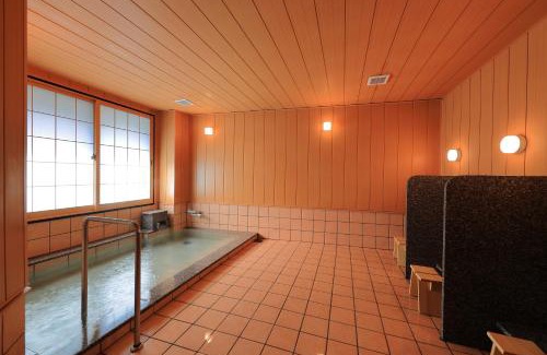 Iizaka Hotel | 松島屋 桃香