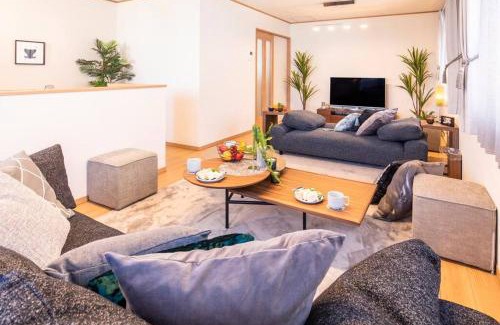 Tokeshi Villa | 沖縄を北から南まで楽しみたい方にピッタリ！近場にはエメラルドグリーンに輝くビーチもあります