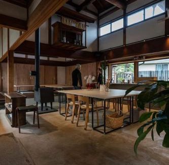 Akiha Ward Casa | 泊まれる劇場スロウプハウス