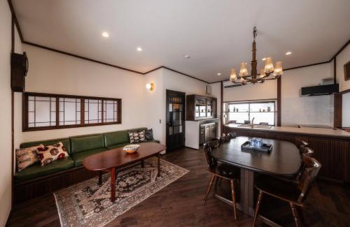 Dogo Hot Spring Apartamento | 源泉かけ流しの一棟貸し温泉宿The Feet Dogo築70年日本文化的道後温泉徒歩6分大正ロマンの調度品テレビ無しで家族団らん