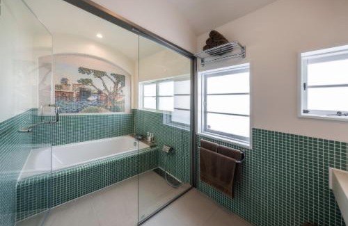 Dogo Hot Spring Apartamento | 源泉かけ流しの一棟貸し温泉宿The Feet Dogo築70年日本文化的道後温泉徒歩6分大正ロマンの調度品テレビ無しで家族団らん