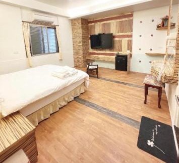 Dongshan Casa | 漫步河畔