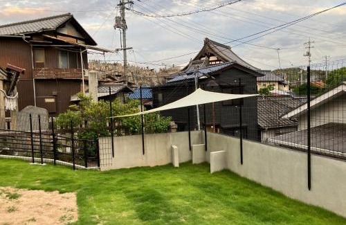 Onomichi Casa | 犬と泊まれる一棟貸しの宿 Nidra