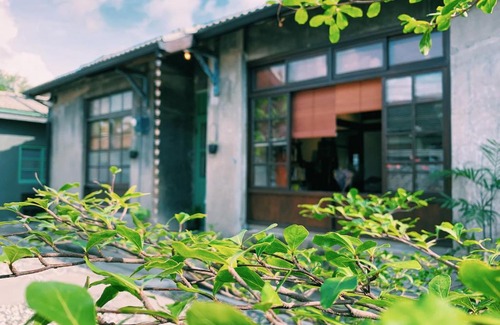 Fengshan District Casa | 眷待期休憩所眷村民宿