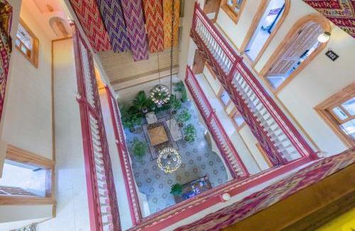 Kashgar Casa | 红柳花天台花园民宿Red Willow Flower Hotel