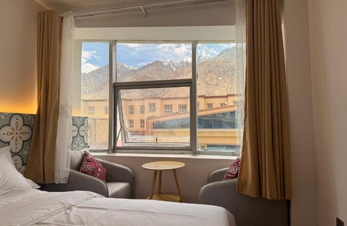 Tashkurgan Casa | 红柳花雪山观景民宿