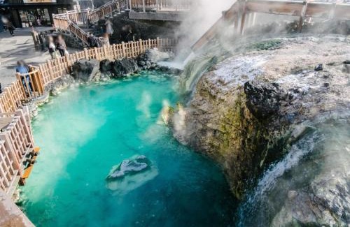Kusatsu Onsen Villa | 草津温泉、スキー場、湯畑、熱帯圏車で5分以内！最大27人宿泊可能