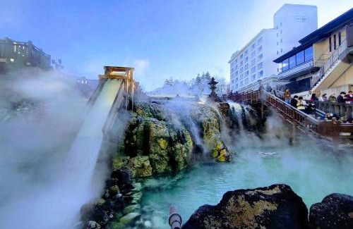 Kusatsu Onsen Villa | 草津温泉、スキー場、湯畑、熱帯圏車で5分以内！最大27人宿泊可能