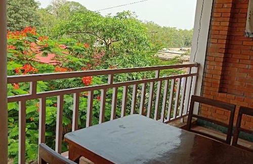 Lumbini Casa | 行者之家SUNFLOWER