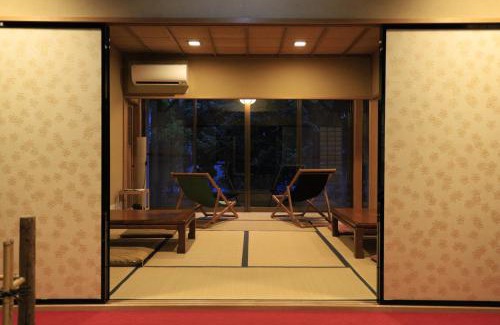 Isawa Onsen Casa | 貸切温泉風呂付 ゲストハウス璃洛-りらく- 石和温泉 日本式宿 健康朝食付