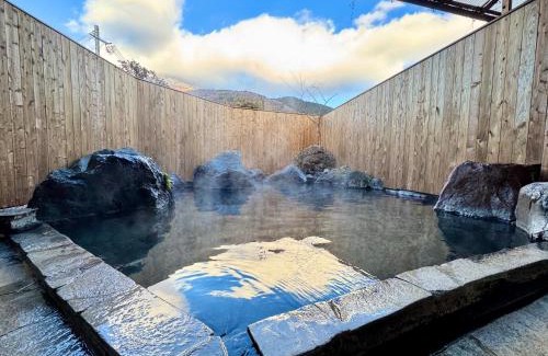 Yufuin Onsen Apartamento | 貸別荘はこぶね