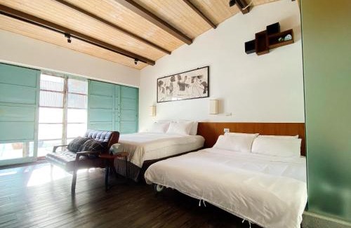 West Central District Hotel | 辣虎邸家 Love Here